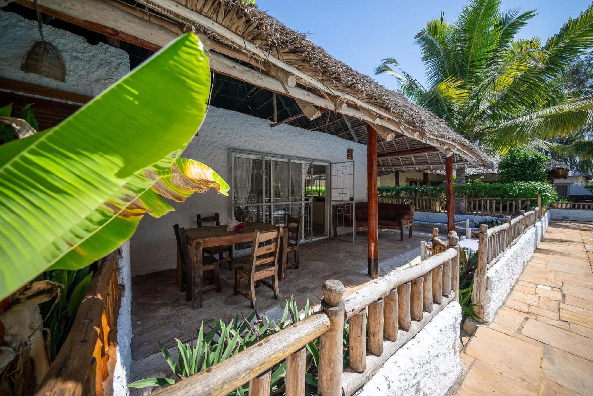 Villa Jiwe With Pool Zanzibarhouses Kiwengwa  Bagian luar foto